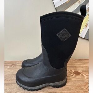 Kids Muck Boots Size 2